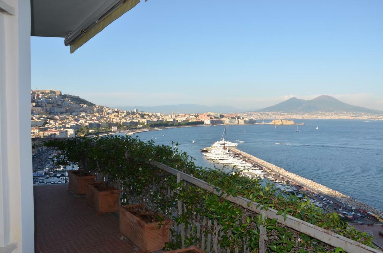 52 2* Naples